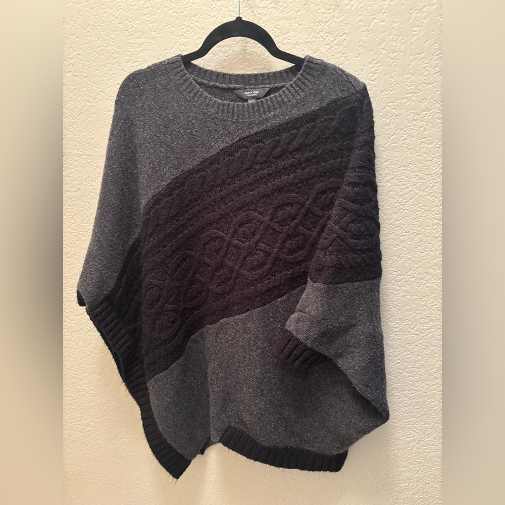 Simply Vera Vera Wang Gray and Black Poncho